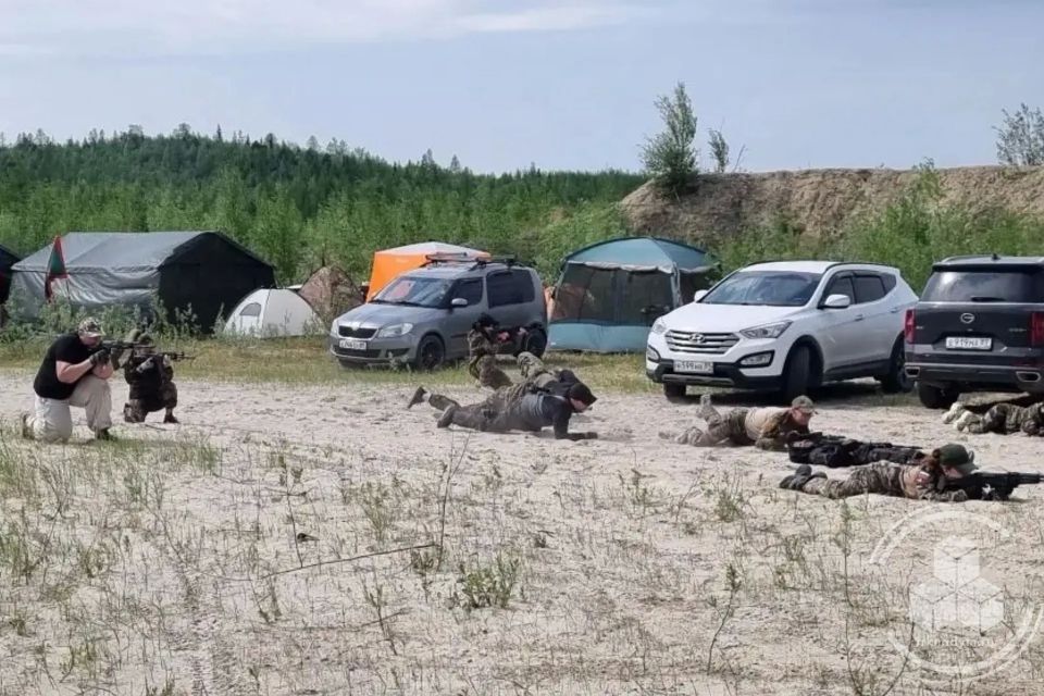 В Надыме продолжаются военно-полевые сборы В Надыме продолжаются военно-полевые сборы