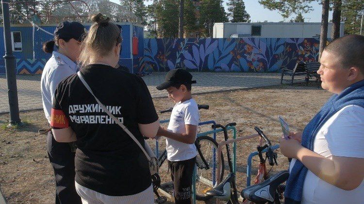 Совместный рейд ДНД и Госавтоинспекции по пресечению грубых нарушений ПДД прошел в Муравленко Совместный рейд ДНД и Госавтоинспекции по пресечению грубых нарушений ПДД прошел в Муравленко
