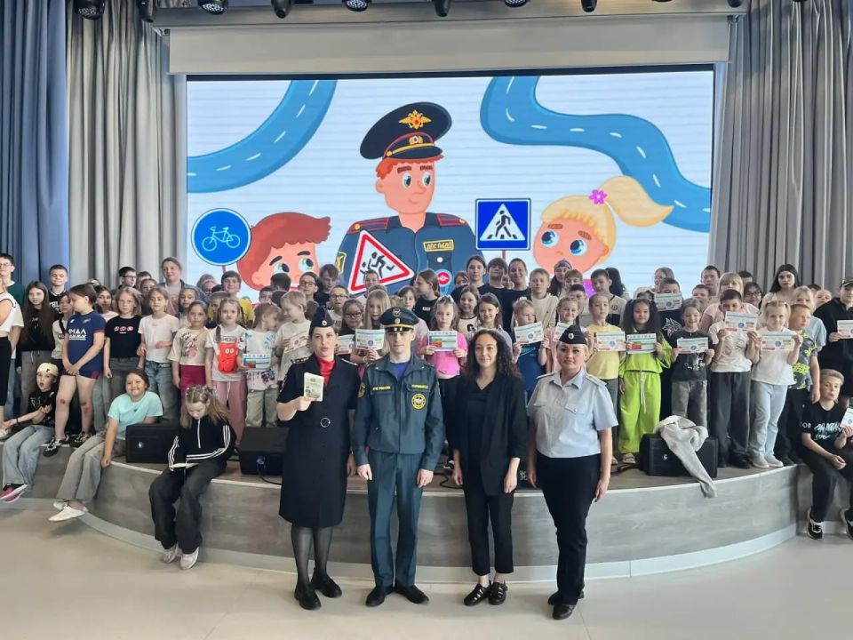 Приуральские автоинспекторы организовали на базе летнего лагеря мероприятие «Безопасное лето» Приуральские автоинспекторы организовали на базе летнего лагеря мероприятие «Безопасное лето»