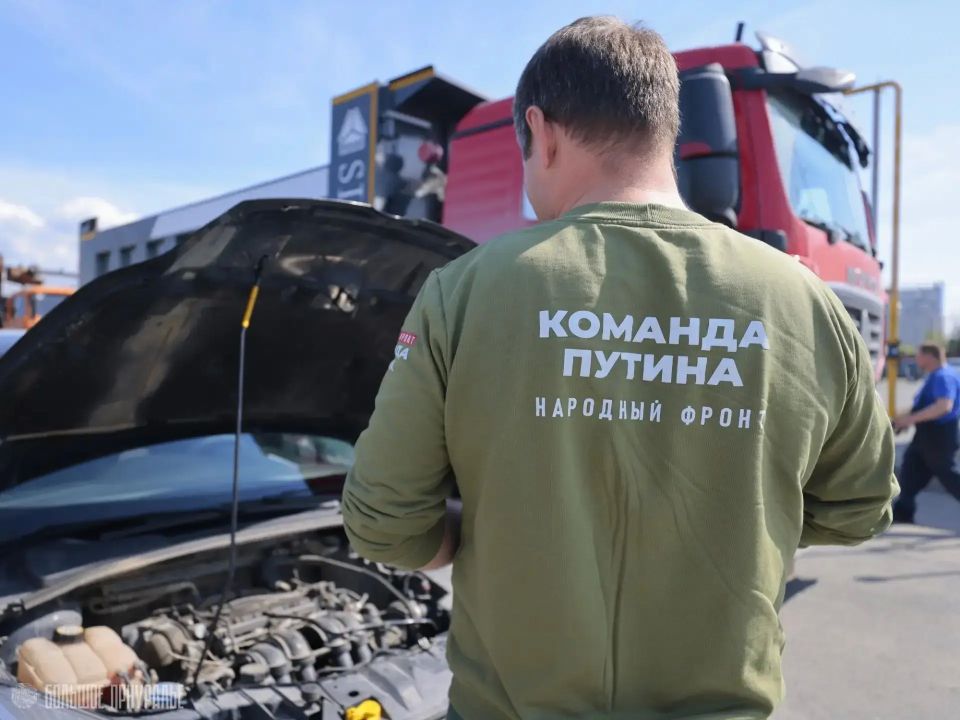 Два автомобиля от специалистов предприятия «Север» отправятся в зону СВО Два автомобиля от специалистов предприятия «Север» отправятся в зону СВО