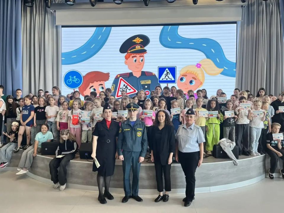 Приуральские автоинспекторы организовали на базе летнего лагеря мероприятие «Безопасное лето» Приуральские автоинспекторы организовали на базе летнего лагеря мероприятие «Безопасное лето»