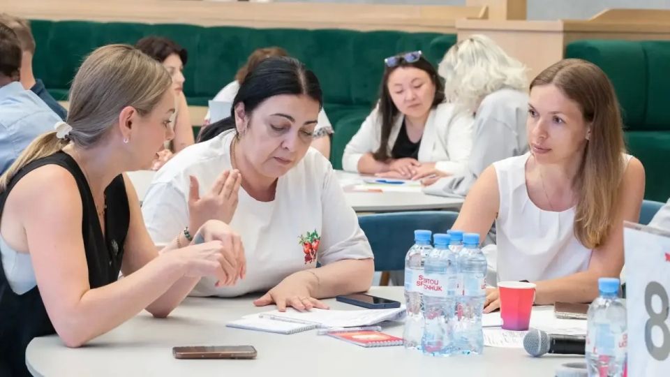 В Новом Уренгое состоялась стратегическая сессия «Ямал-100» В Новом Уренгое состоялась стратегическая сессия «Ямал-100»