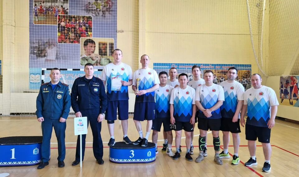 В Лабытнанги состоялись соревнования по волейболу В Лабытнанги состоялись соревнования по волейболу
