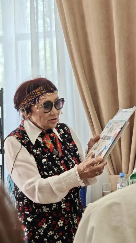 Сегодня мы поздравляем с Днём рождения педагога, замечательного человека Няруй Валентину Нёлёковну Сегодня мы поздравляем с Днём рождения педагога, замечательного человека Няруй Валентину Нёлёковну