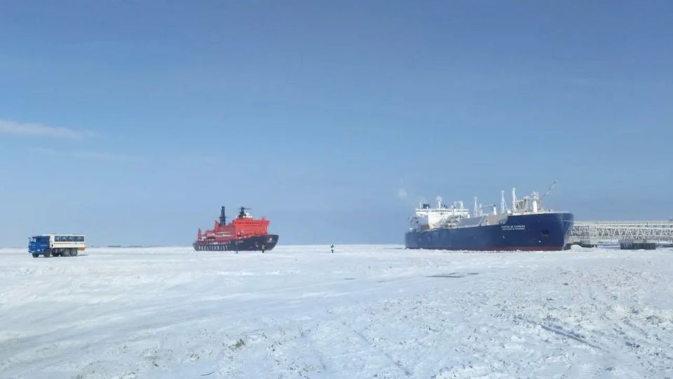 Еврокомиссия (ЕК) исключила для европейских покупателей возможность реэкспорта российского сжиженного природного газа (СПГ) в третьи страны