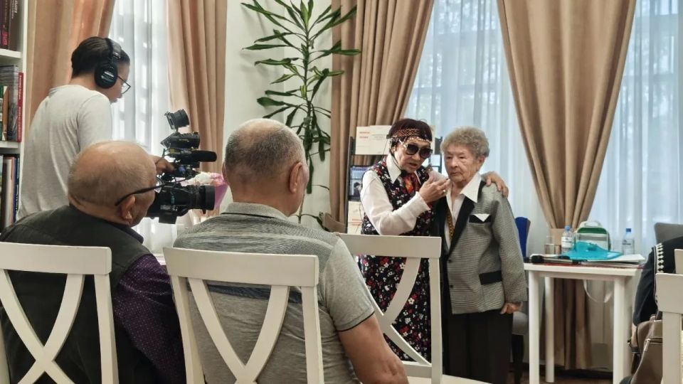 Сегодня мы поздравляем с Днём рождения педагога, замечательного человека Няруй Валентину Нёлёковну Сегодня мы поздравляем с Днём рождения педагога, замечательного человека Няруй Валентину Нёлёковну