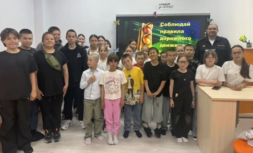 Приуральские автоинспекторы провели лекторий по дорожной безопасности в пришкольном лагере с. Аксарка Приуральские автоинспекторы провели лекторий по дорожной безопасности в пришкольном лагере с. Аксарка