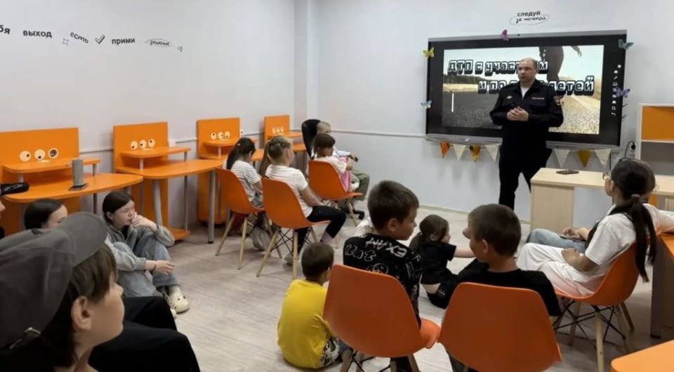 Приуральские автоинспекторы провели лекторий по дорожной безопасности в пришкольном лагере с. Аксарка Приуральские автоинспекторы провели лекторий по дорожной безопасности в пришкольном лагере с. Аксарка