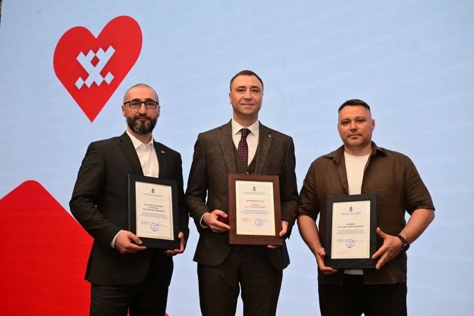 В канун профессионального праздника ямальская медицина принимают поздравления В канун профессионального праздника ямальская медицина принимают поздравления