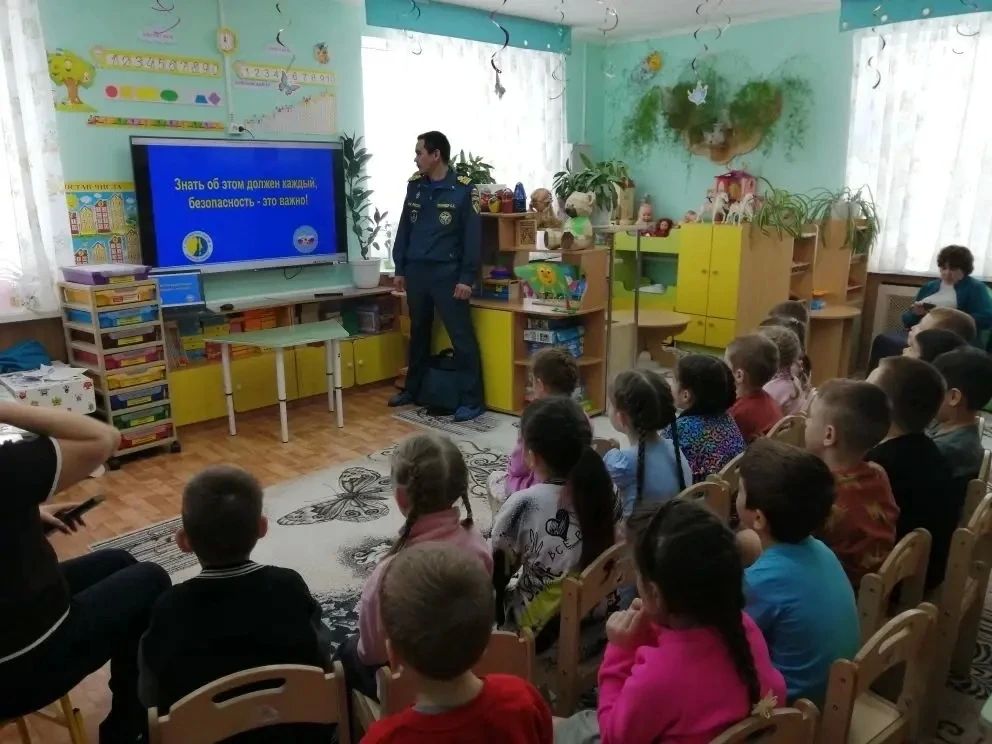 В детском саду «Солнышко» поселка Тазовский прошло познавательное занятие по безопасности на водных объектах В детском саду «Солнышко» поселка Тазовский прошло познавательное занятие по безопасности на водных объектах