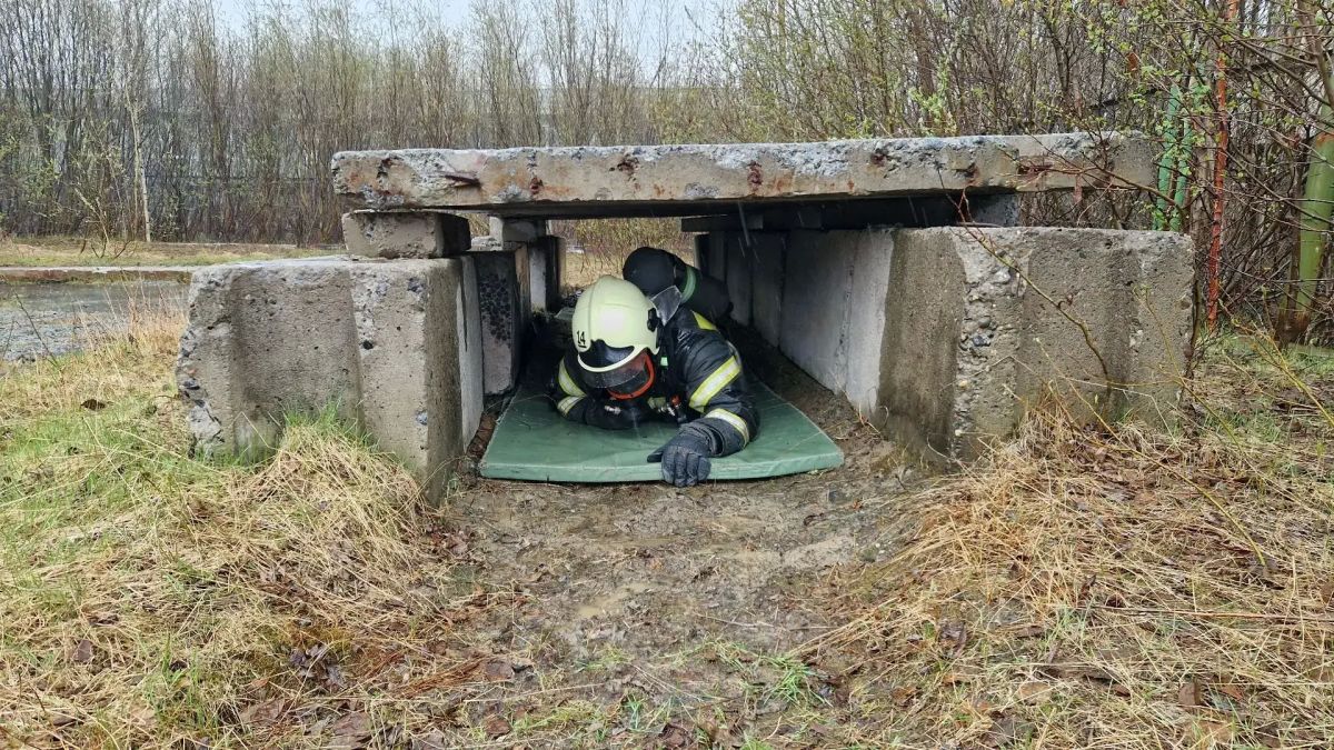 На территории 16 пожарно-спасательной части прошли тренировки газодымозащитников на огневой полосе психологической подготовки На территории 16 пожарно-спасательной части прошли тренировки газодымозащитников на огневой полосе психологической подготовки