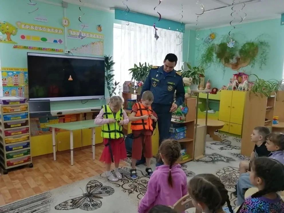 В детском саду «Солнышко» поселка Тазовский прошло познавательное занятие по безопасности на водных объектах В детском саду «Солнышко» поселка Тазовский прошло познавательное занятие по безопасности на водных объектах