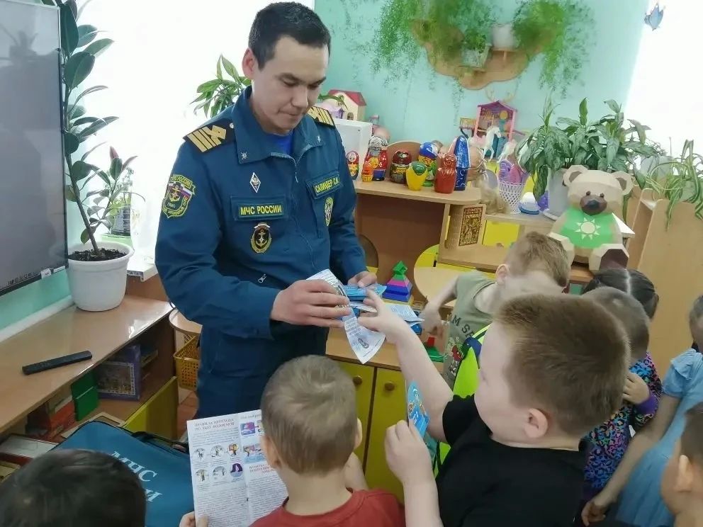 В детском саду «Солнышко» поселка Тазовский прошло познавательное занятие по безопасности на водных объектах В детском саду «Солнышко» поселка Тазовский прошло познавательное занятие по безопасности на водных объектах