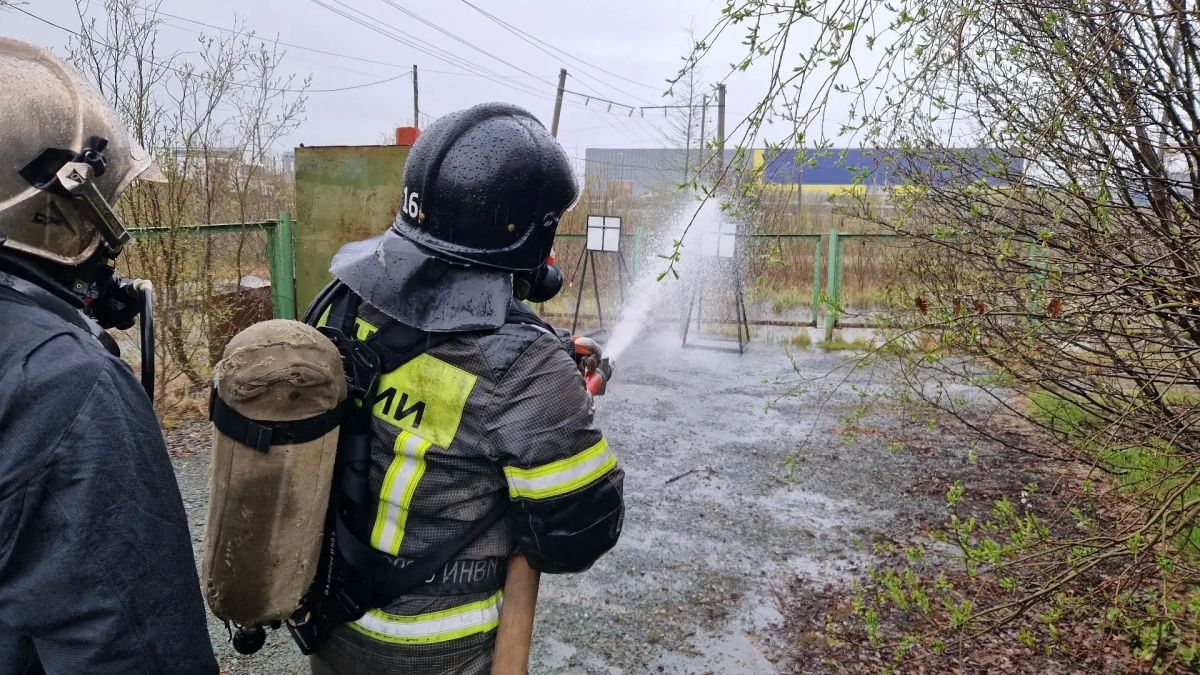 На территории 16 пожарно-спасательной части прошли тренировки газодымозащитников на огневой полосе психологической подготовки На территории 16 пожарно-спасательной части прошли тренировки газодымозащитников на огневой полосе психологической подготовки
