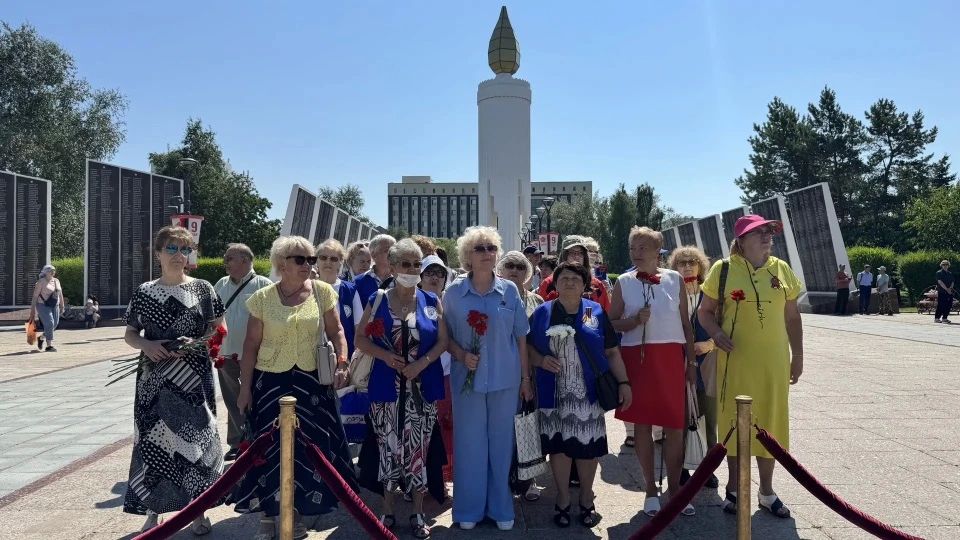 Коллектив ямальского представительства в Тюмени почтил память героев Великой Отечественной