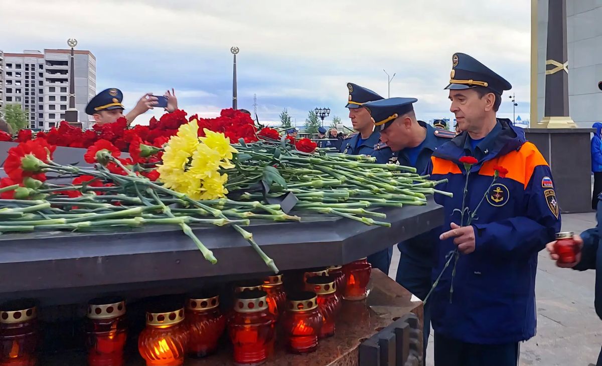 Салехардцы присоединились к всероссийской акции «Свеча Памяти» Салехардцы присоединились к всероссийской акции «Свеча Памяти»