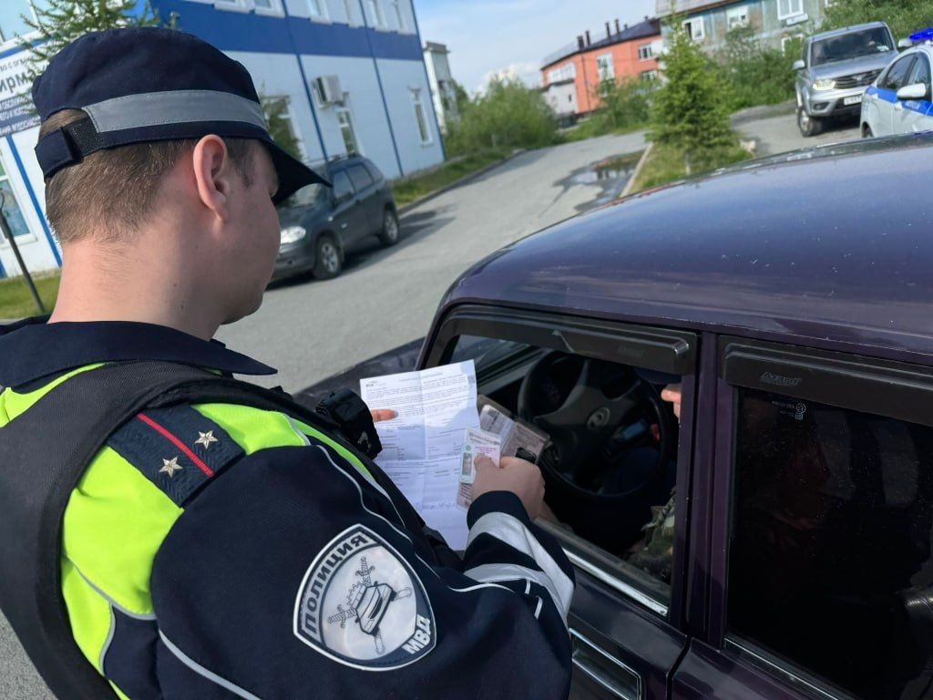 В городе Лабытнанги прошли сплошные проверки транспортных средств В городе Лабытнанги прошли сплошные проверки транспортных средств