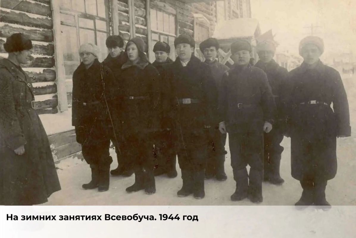 Дмитрий Артюхов: Ямал склонил головы у вечного огня Дмитрий Артюхов: Ямал склонил головы у вечного огня