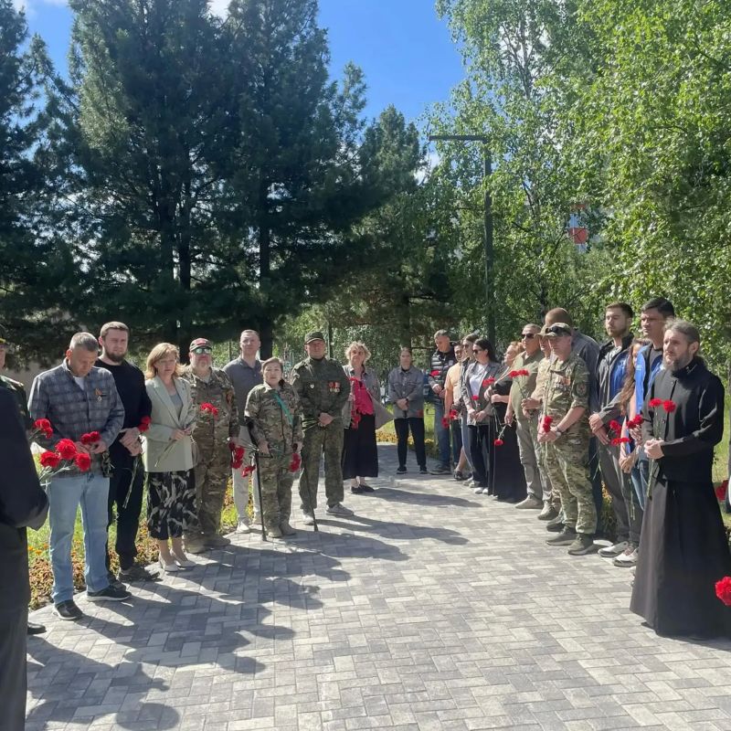 В Надыме почтили память ветеранов боевых действий В Надыме почтили память ветеранов боевых действий