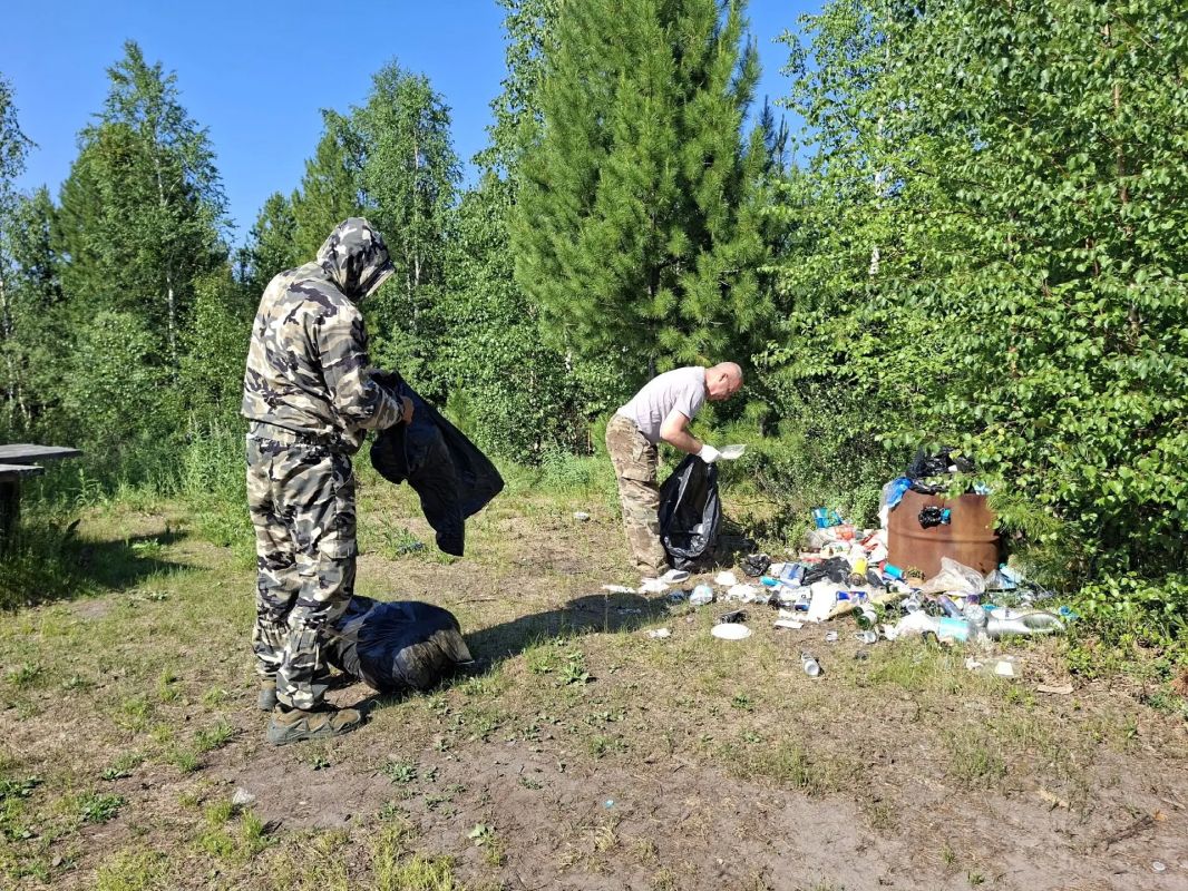 Зона отдыха близ Красноселькупа стала чище Зона отдыха близ Красноселькупа стала чище