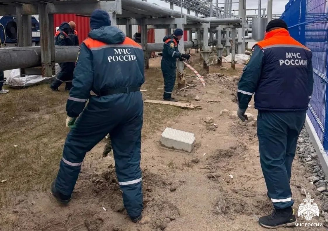 Спасатели Арктического комплексного аварийно-спасательного центра Главного управления МЧС России по Ямало-Ненецкому автономному округу провели масштабный субботник на территории своего центра Спасатели Арктического комплексного аварийно-спасательного центра Главного управления МЧС России по Ямало-Ненецкому автономному округу провели масштабный субботник на территории своего центра
