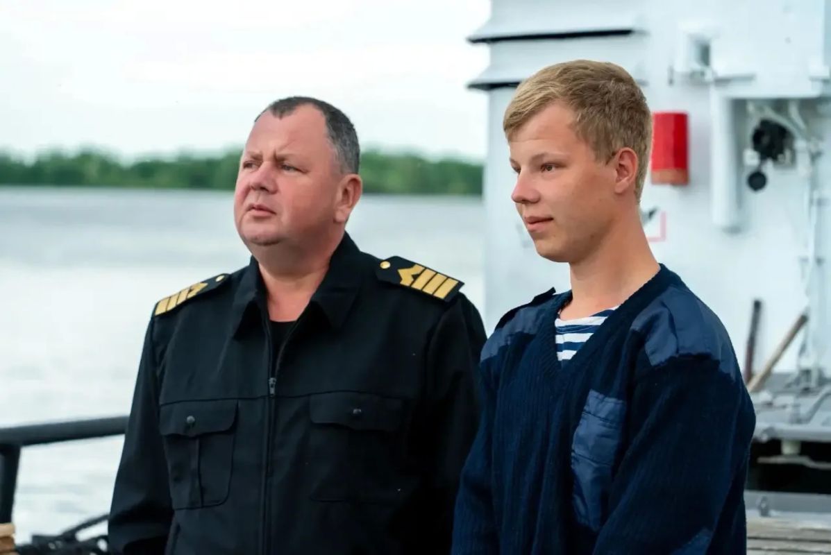 Алексей Титовский: Сегодня слова поздравлений работникам и ветеранам морского и речного флота с профессиональным праздником! Алексей Титовский: Сегодня слова поздравлений работникам и ветеранам морского и речного флота с профессиональным праздником!