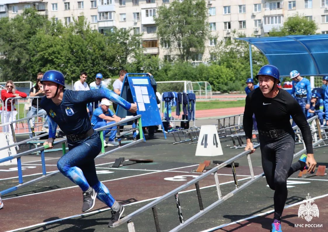 Спортсмены ЯНАО достойно выступили на Межрегиональных соревнованиях по пожарно-спасательному спорту Спортсмены ЯНАО достойно выступили на Межрегиональных соревнованиях по пожарно-спасательному спорту