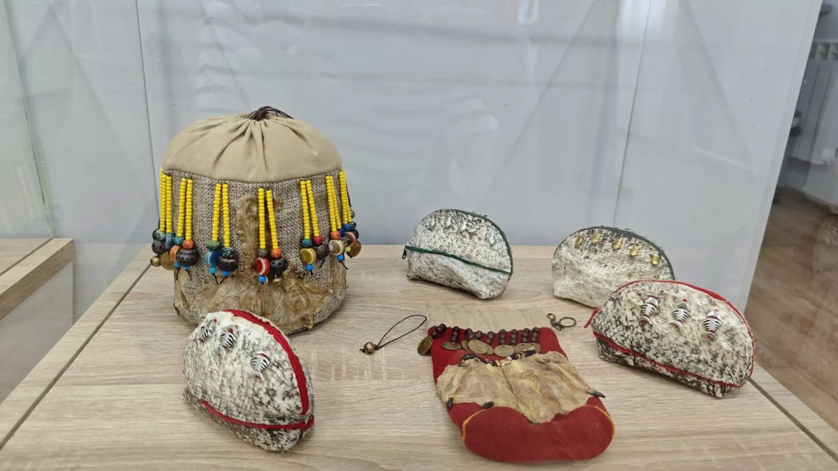 Семья как искусство: в библиотеке «Наследие» открылась выставка Ирины Окотэтто Семья как искусство: в библиотеке «Наследие» открылась выставка Ирины Окотэтто