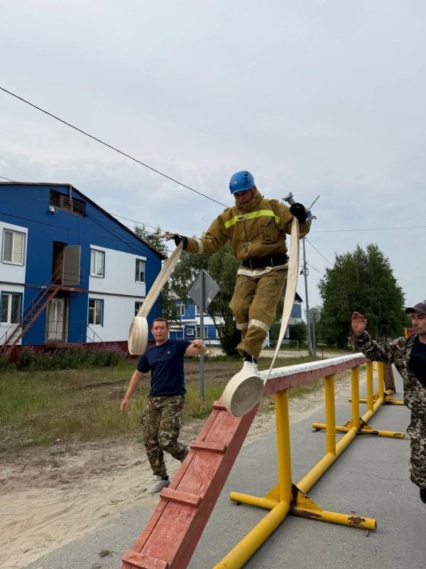 Накануне в пгт. Уренгой прошёл второй окружной этап конкурса профессионального мастерства «Лучший по профессии» на первенство противопожарной службы Ямало-Ненецкого автономного округа Накануне в пгт. Уренгой прошёл второй окружной этап конкурса профессионального мастерства «Лучший по профессии» на первенство противопожарной службы Ямало-Ненецкого автономного округа