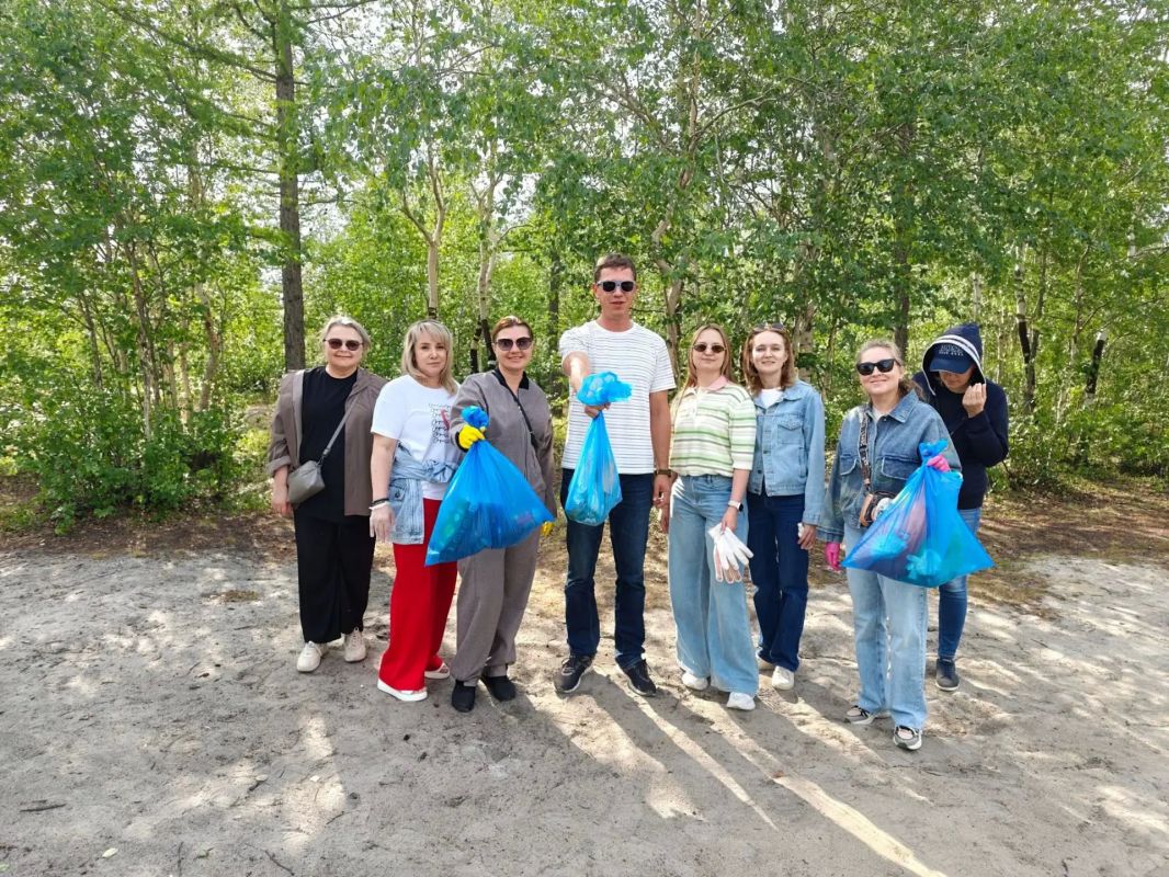 Субботник в пятницу — добрая традиция в городе Субботник в пятницу — добрая традиция в городе