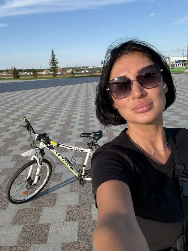 В нашем департаменте есть поклонники велоспорта, но маршруты у всех разные В нашем департаменте есть поклонники велоспорта, но маршруты у всех разные