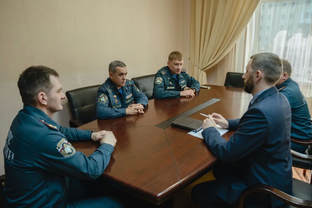 Далее рабочая поездка продолжилась в городе Губкинском Далее рабочая поездка продолжилась в городе Губкинском