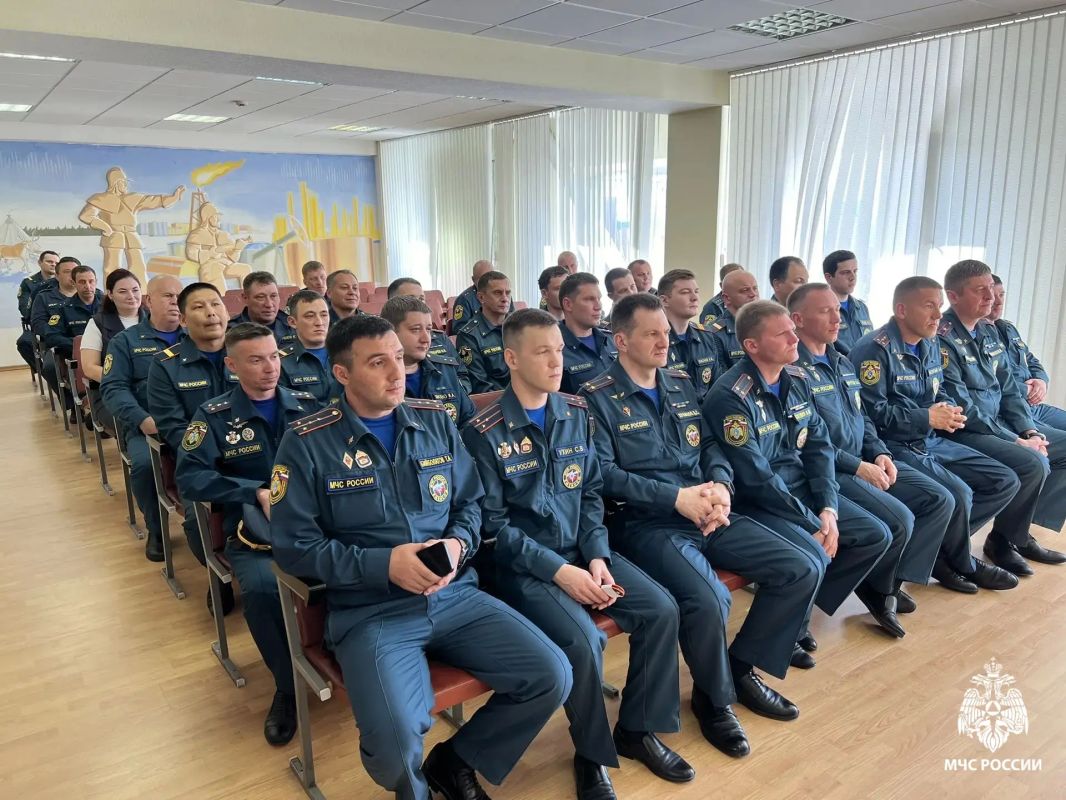 Далее рабочая поездка продолжилась в городе Губкинском Далее рабочая поездка продолжилась в городе Губкинском