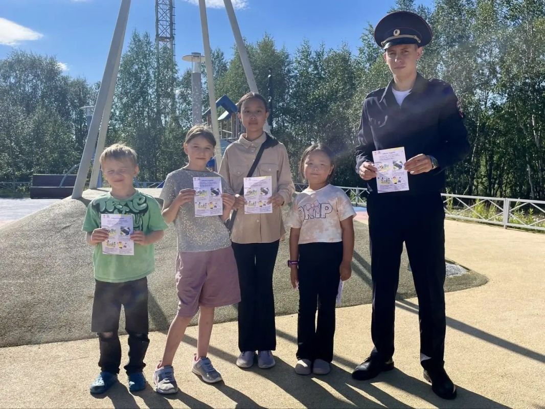 Осторожно, ловушка! Госавтоинспекция Ямала научила юных пешеходов избегать опасностей на дороге Осторожно, ловушка! Госавтоинспекция Ямала научила юных пешеходов избегать опасностей на дороге