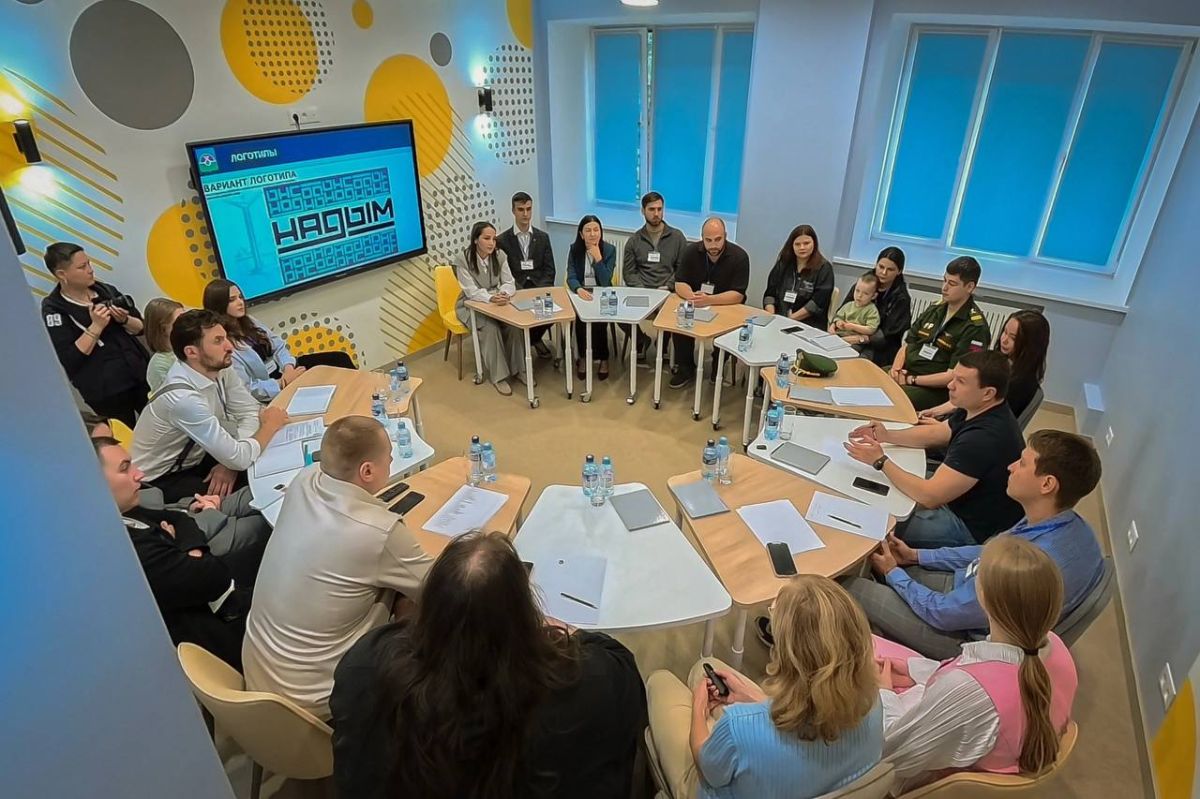 Провели круглый стол с активной молодежью, посвященный 55-летию Надыма Провели круглый стол с активной молодежью, посвященный 55-летию Надыма