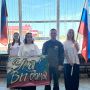В надымском аэропорту торжественно встретили участника СВО