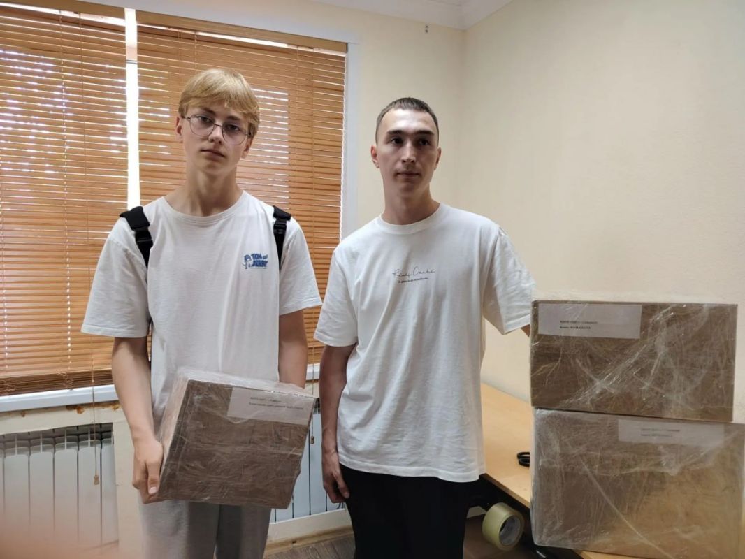 В Салехарде запустили благотворительную акцию для школьников Волновахи В Салехарде запустили благотворительную акцию для школьников Волновахи