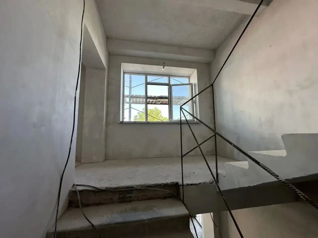 Новостройку в Волновахе отделывают под ключ Новостройку в Волновахе отделывают под ключ