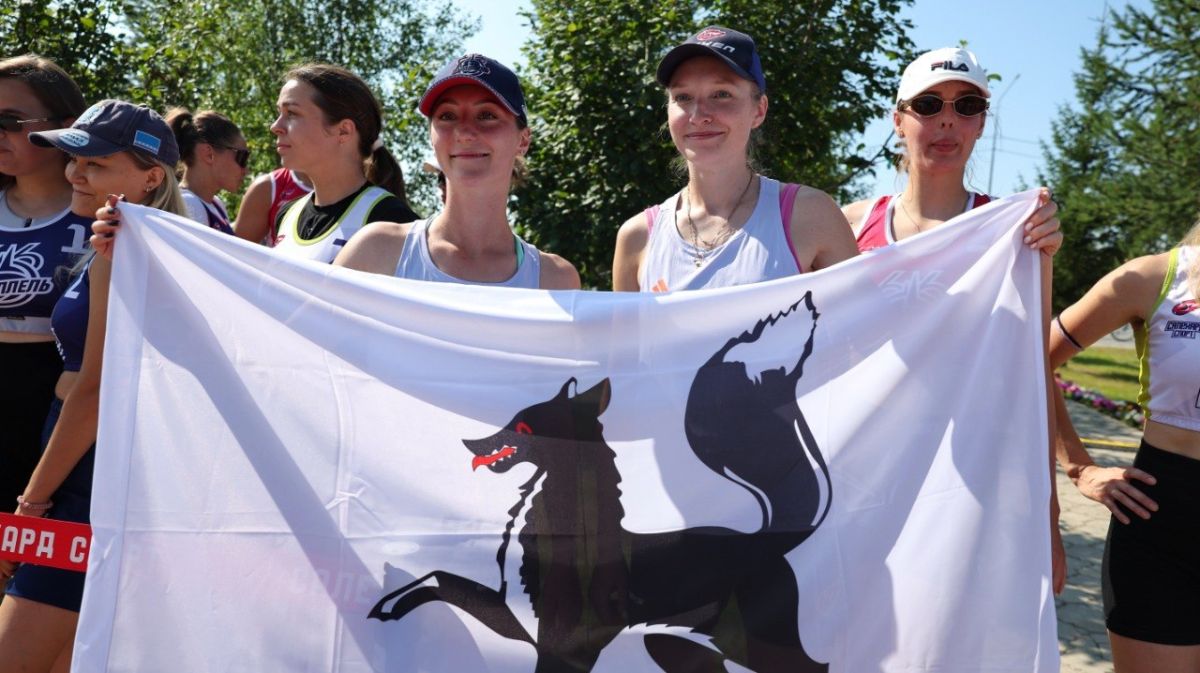 Жаркий пляжный волейбол на 66-й параллели!
