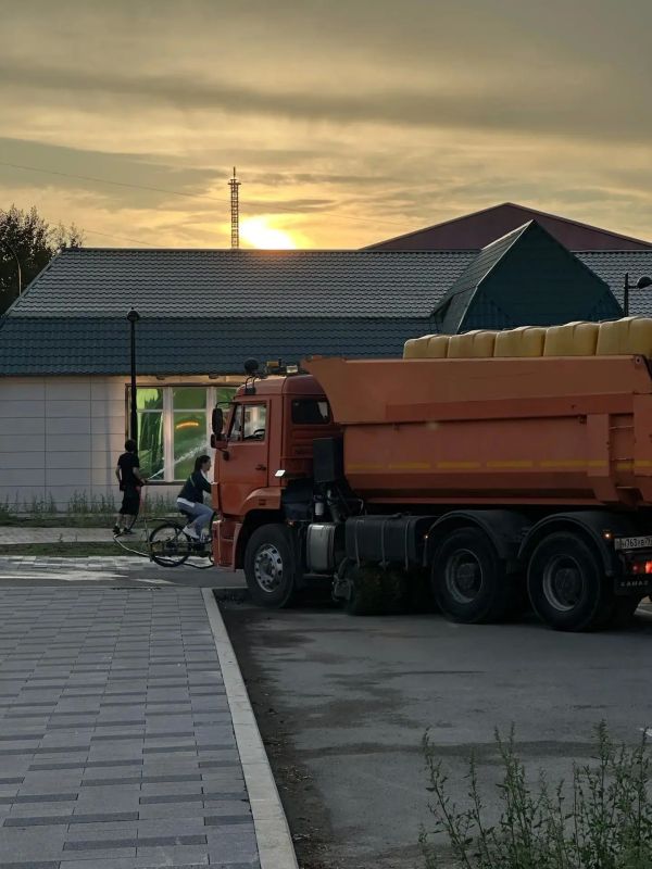 Полив в Ноябрьске настолько самобытный, что никого не оставляет равнодушным Полив в Ноябрьске настолько самобытный, что никого не оставляет равнодушным