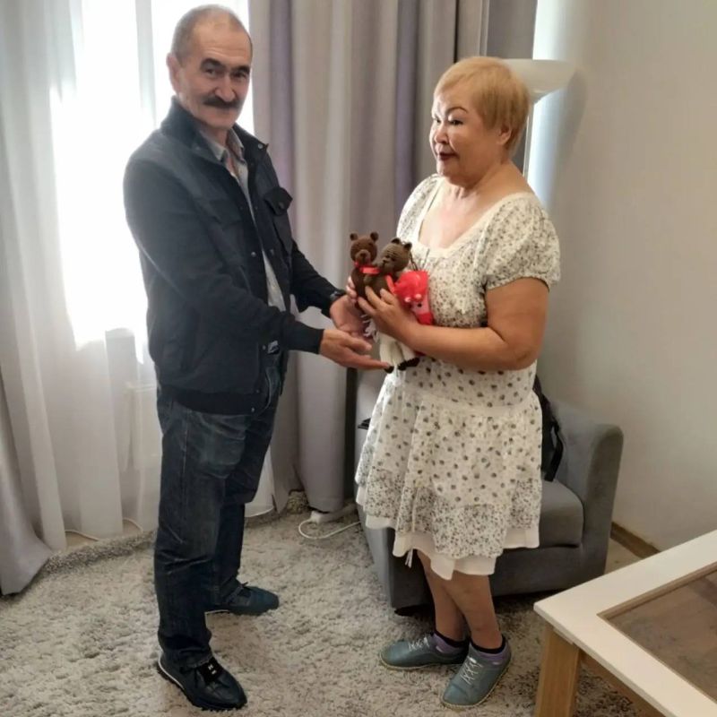 Жительница Салехарда вяжет обереги для бойцов СВО Жительница Салехарда вяжет обереги для бойцов СВО