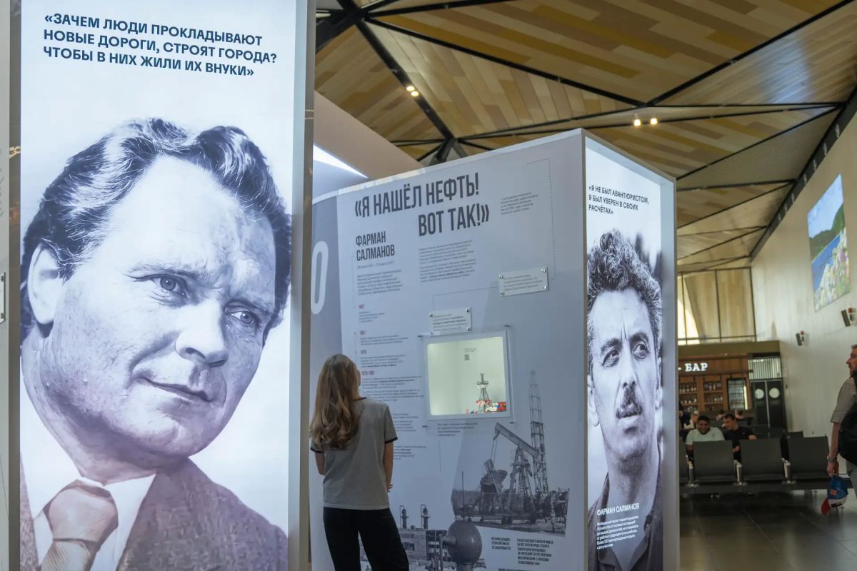 В аэропорту Нового Уренгоя обновили экспозицию «Легенды Ямала» В аэропорту Нового Уренгоя обновили экспозицию «Легенды Ямала»