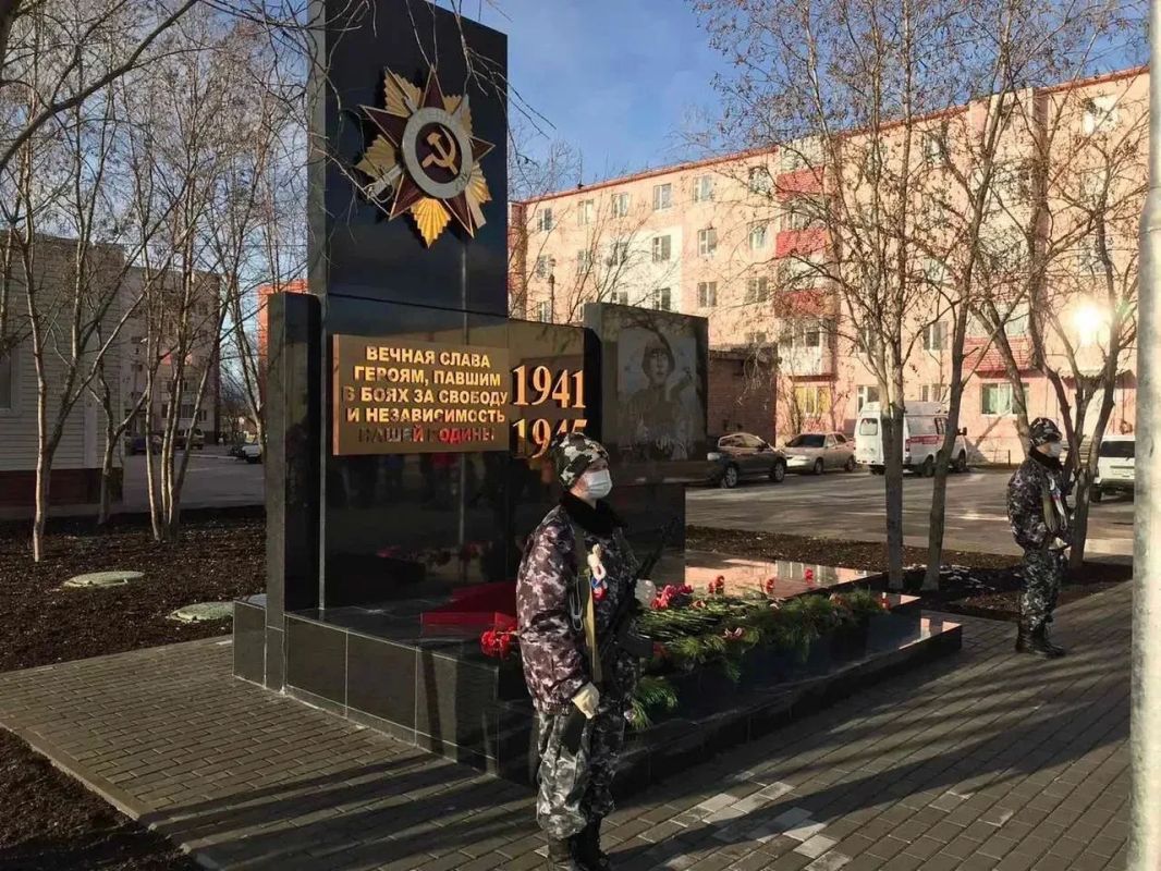 Антон Колодин: Проект «Уютный Ямал» объединил тысячи неравнодушных жителей: в округе завершилась подача идей, и более тысячи предложений уже направлены на рассмотрение Антон Колодин: Проект «Уютный Ямал» объединил тысячи неравнодушных жителей: в округе завершилась подача идей, и более тысячи предложений уже направлены на рассмотрение