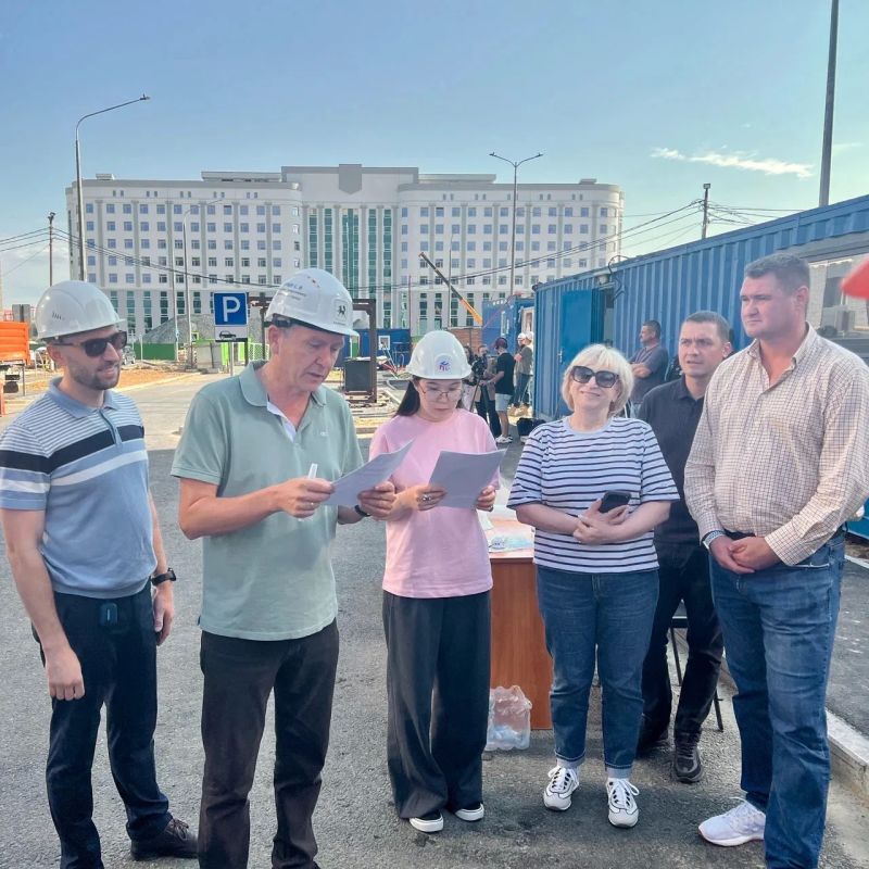 Механизаторы показали мастерство на стройплощадке Механизаторы показали мастерство на стройплощадке