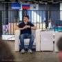 Глава региона Дмитрий Артюхов и парламентарии Алексей Щелконогов и Анастасия Казанцева пообщались с салехардской молодёжью: узнали, чем живут ребята, с чего начинают трудовой путь и о чём мечтают