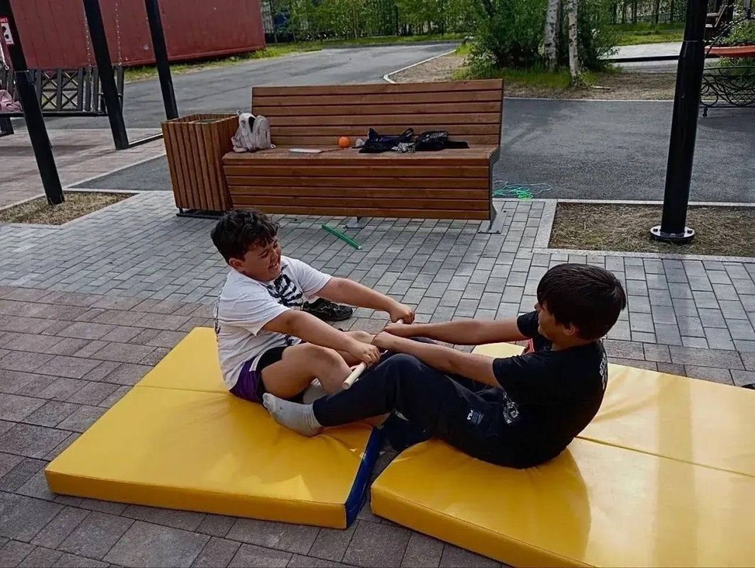 В Салехарде учат краеведению через северные игры В Салехарде учат краеведению через северные игры