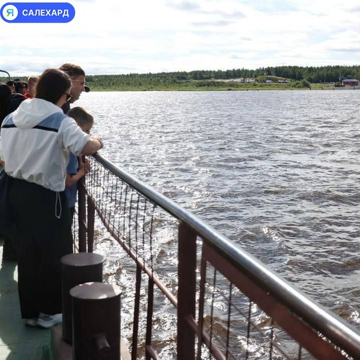 Паромы взяли курс на осень в Салехарде Паромы взяли курс на осень в Салехарде