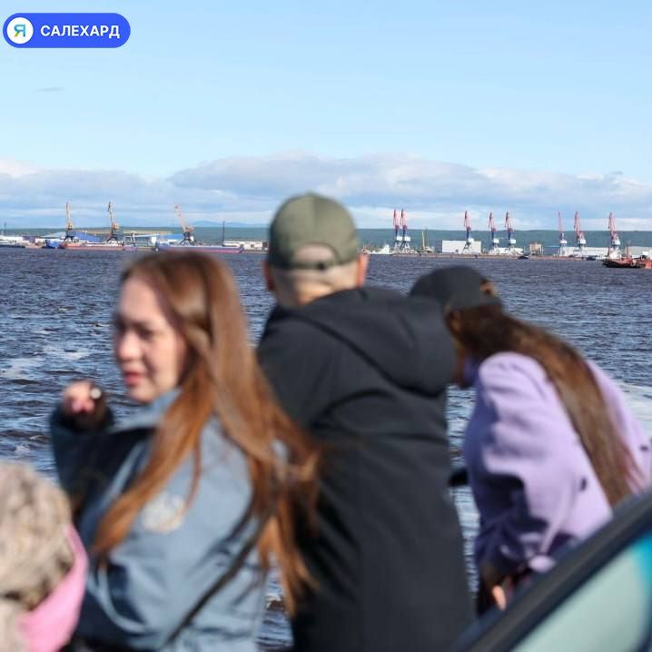 Паромы взяли курс на осень в Салехарде Паромы взяли курс на осень в Салехарде