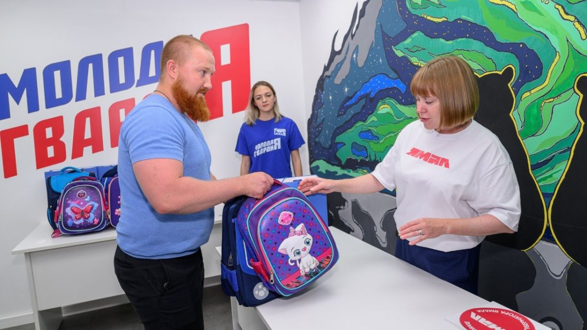 Финальный день: в Салехарде завершают сбор гумпомощи для Волновахи Финальный день: в Салехарде завершают сбор гумпомощи для Волновахи