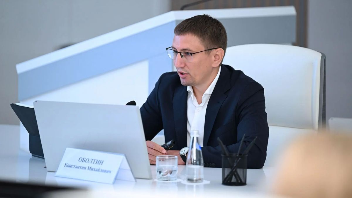 Дмитрий Артюхов провел заседание межведомственного совета по искусственному интеллекту Дмитрий Артюхов провел заседание межведомственного совета по искусственному интеллекту